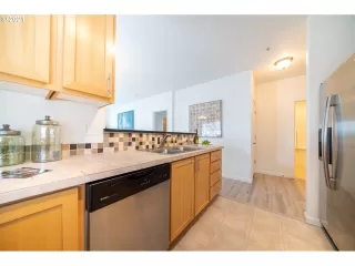 Photo #2: 21589576 Listing