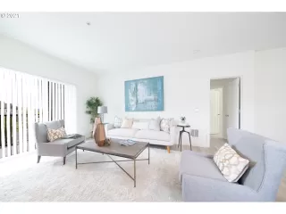 Photo #5: 21589576 Listing