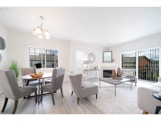 Photo #6: 21589576 Listing