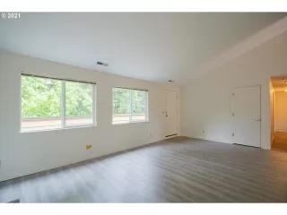 Photo #1: 21589856 Listing