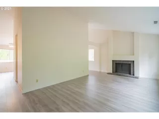 Photo #3: 21589856 Listing