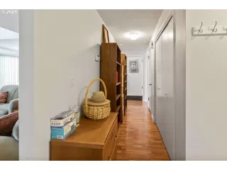 Photo #2: 21589973 Listing