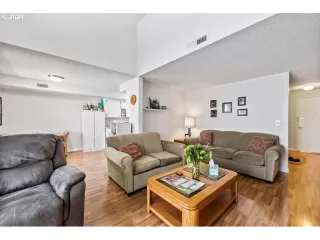 Photo #3: 21589973 Listing