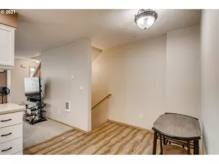 Photo #6: 21590015 Listing