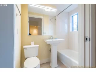 Photo #3: 21590628 Listing