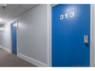 Photo #6: 21590628 Listing