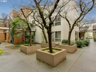 Photo #1: 21590733 Listing