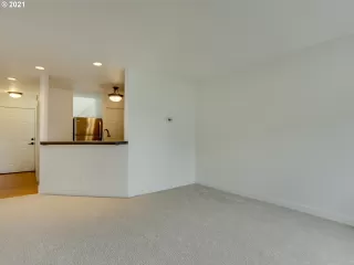 Photo #6: 21590733 Listing