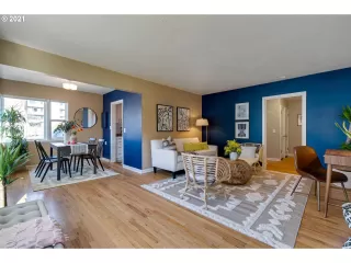 Photo #3: 21590904 Listing