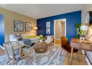 Photo #4: 21590904 Listing