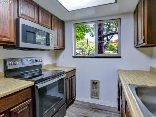 Photo #4: 21591338 Listing 