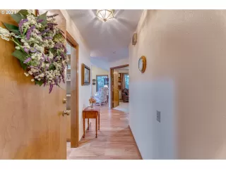 Photo #2: 21593133 Listing