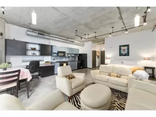 Photo #2: 21593452 Listing