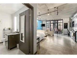 Photo #3: 21593452 Listing