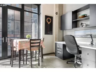 Photo #6: 21593452 Listing