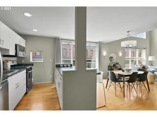 Photo #4: 21594013 Listing