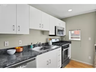 Photo #6: 21594013 Listing