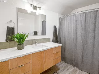 Photo #3: 21594555 Listing