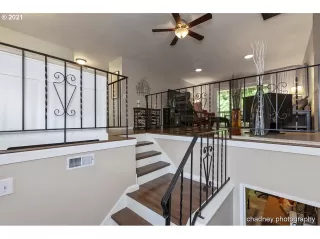 Photo #2: 21595120 Listing