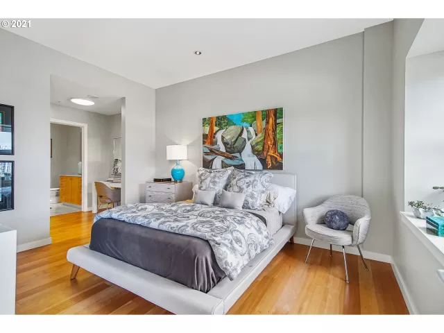 MLS: 21595592 Condo For Sale