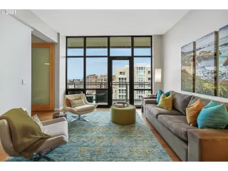 Photo #6: 21595592 Listing