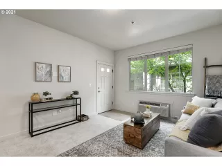 Photo #5: 21596018 Listing