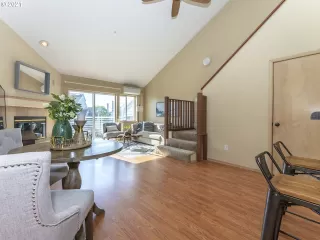 Photo #3: 21596264 Listing