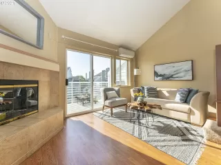 Photo #4: 21596264 Listing