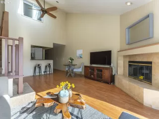 Photo #6: 21596264 Listing