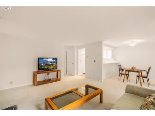 Photo #4: 21596283 Listing 