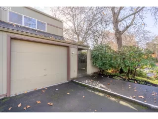 Photo #5: 21596422 Listing 