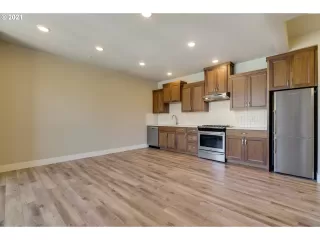 Photo #5: 21596824 Listing 