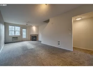 Photo #4: 21597040 Listing