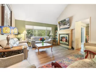 Photo #1: 21597102 Listing