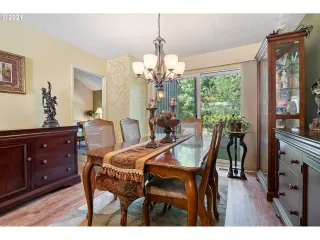 Photo #5: 21597102 Listing