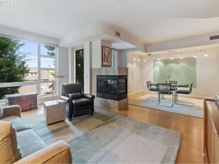 Photo #2: 21597305 Listing 