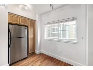 Photo #5: 21597309 Listing 