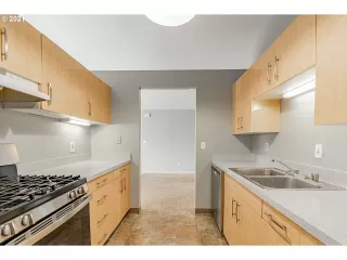 Photo #4: 21597567 Listing