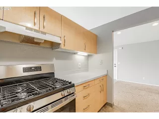 Photo #5: 21597567 Listing