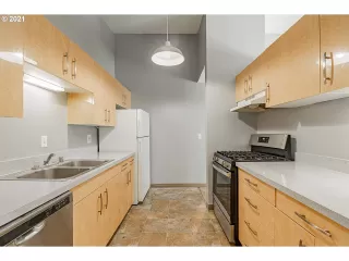 Photo #6: 21597567 Listing