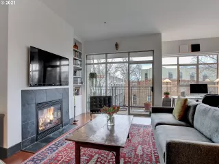 Photo #5: 21597834 Listing