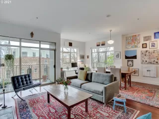 Photo #6: 21597834 Listing