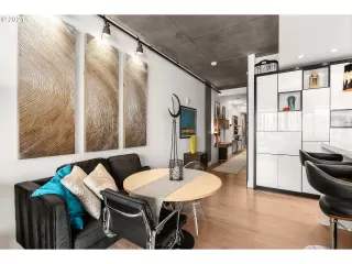 Photo #6: 21598422 Listing 