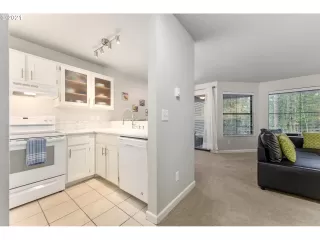 Photo #3: 21598509 Listing