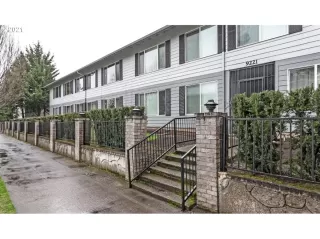 Photo #2: 21599129 Listing