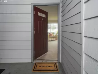 Photo #6: 21599129 Listing