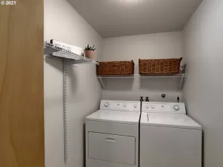 Photo #4: 21599401 Listing