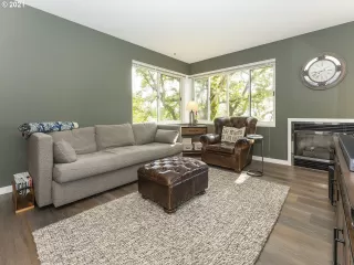 Photo #3: 21600112 Listing