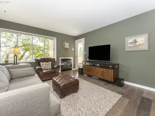 Photo #4: 21600112 Listing