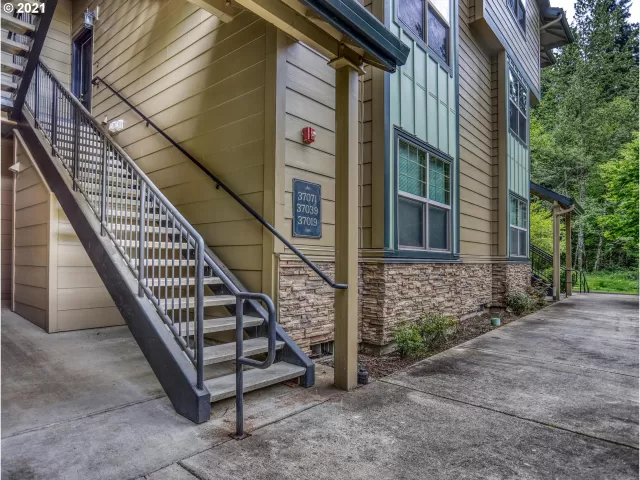 MLS: 21600884 Condo For Sale